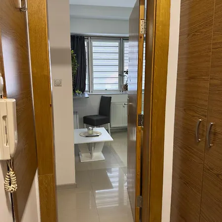 Spanish 6 Apartament Ni